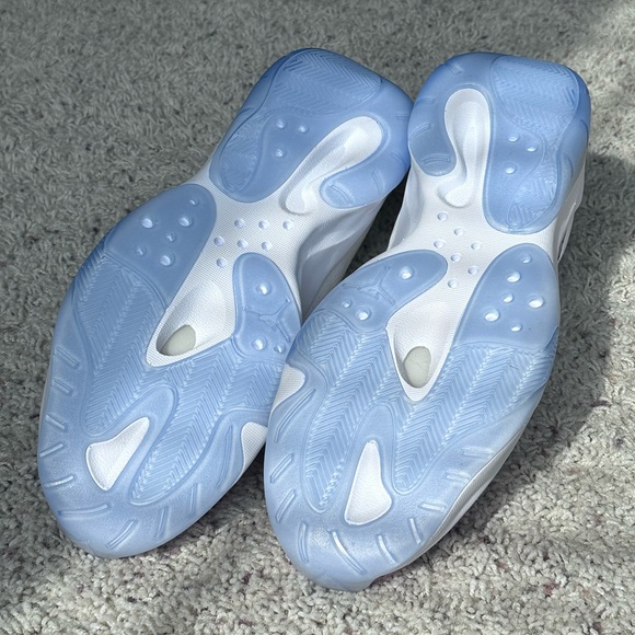 Air Jordan 11 CMFT Low - Picture 3 of 8